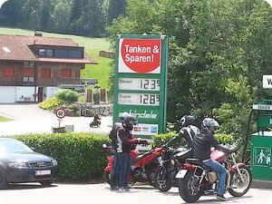 In Deutschland: 15–20 Cent mehr pro Liter