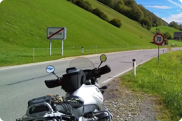 Links werden 50 km/h aufgehoben, rechts 70 km/h »gesetzt«