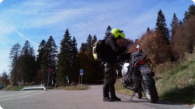 Mein Rucksack, ich und die BMW R 1150 GS