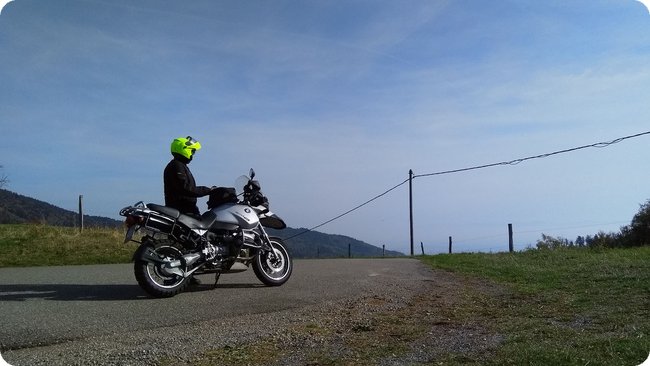 Blick in Richtung Westen, gleich geht es hinab in Rheintal