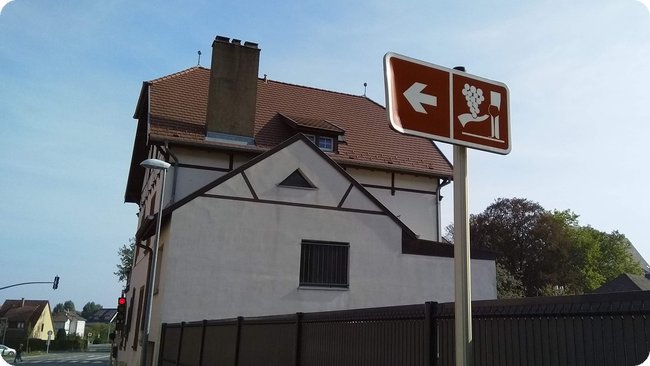 Eigentlich überflüssig, die vielen, vielen Weinreben kann man nicht übersehen