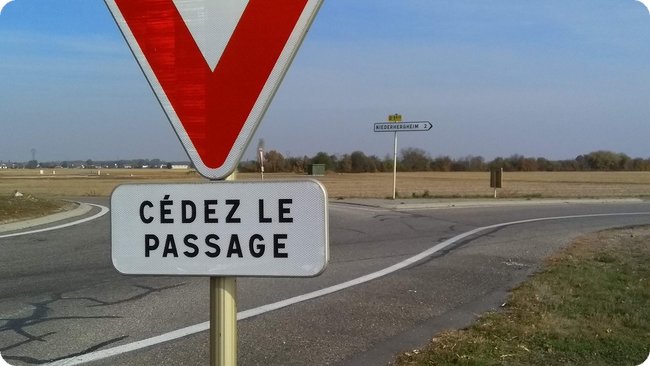 »Vorfahrt geben« – in Deutschland die Regel, in Frankreich die Ausnahme der Regel