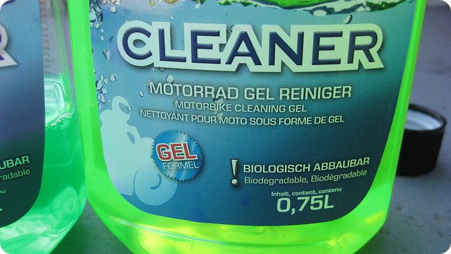 Auf der Vorderseite deutlich hervorgehoben: »biologisch abbaubar«