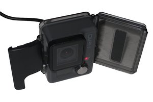 GoPro Hero (2014) mit offenem Gehäuse