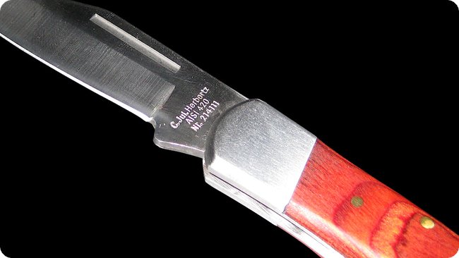 Materialangabe auf der Klinge