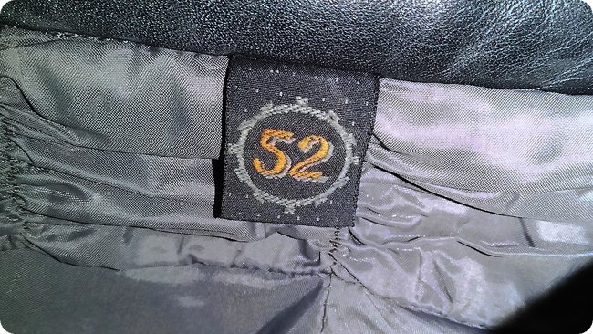 Die 52 des Schrumpfleders von Hein Gericke ist sogar irgendwie noch kleiner