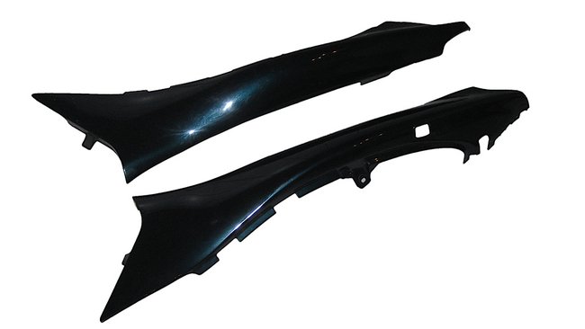 Zwei Teile der Heckverkleidung für eine XJ 600 S/N