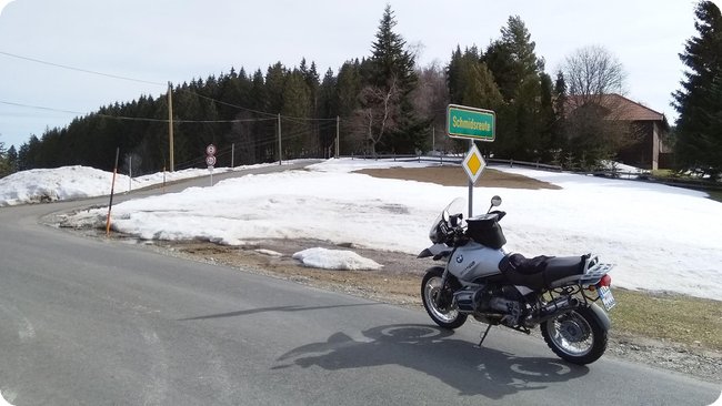 Abgesehen von den Flächen neben der Straße, die sind noch immer weiß