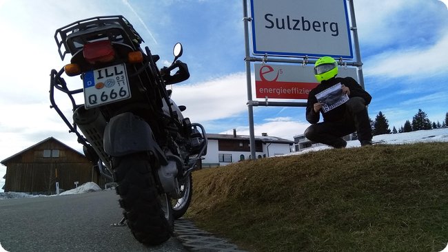Sulzberg (Vorarlberg): Der Helm leuchtet.