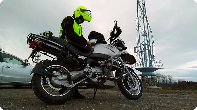 Rückfahrt im Dunkeln? Warnweste anziehen kann nicht schaden.