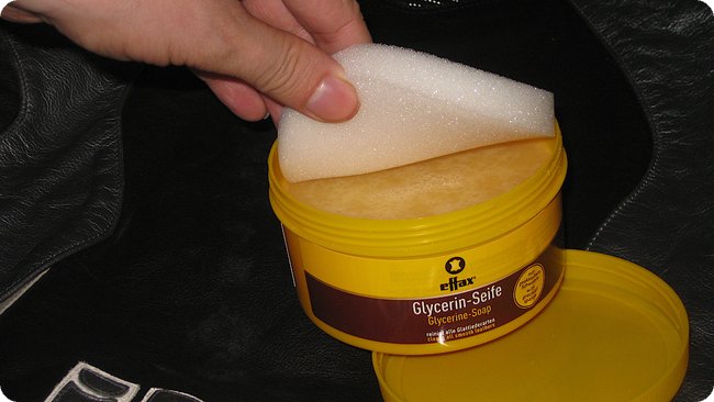 Unter dem Schwam: 300 ml der Glycerin-Seife