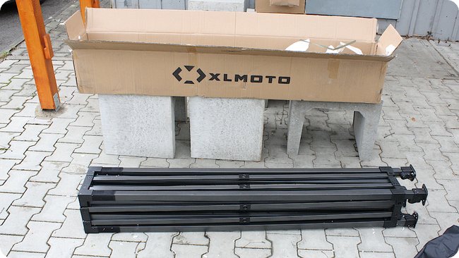 Das Kernstück: Das Gestänge des Zelts