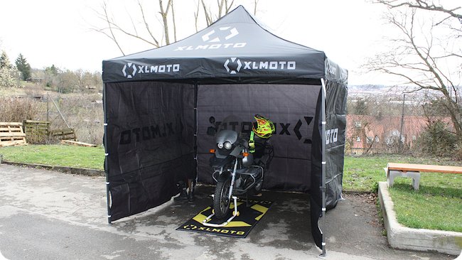 XLMOTO Rennzelt in schwarz mit drei Wänden