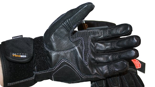 Leder und Textil im Mix, dazu noch Sympatex als Membran