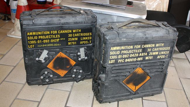 Die beiden Kunststoffmunitionskisten welche ich an der XJ 600 S hatte