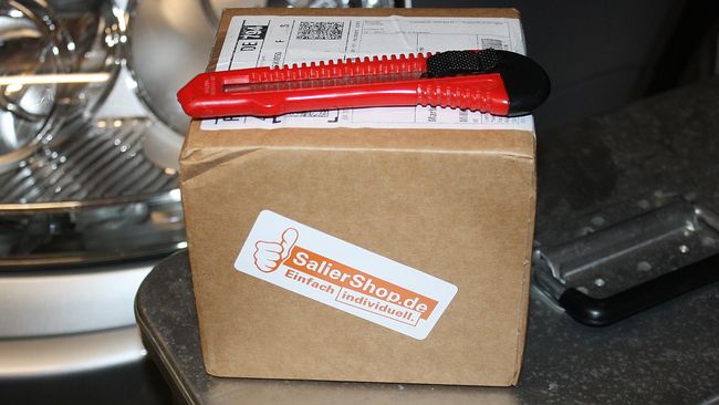 Mal wieder: »Unboxing« aus einem stinknormalen Pappkarton
