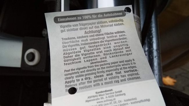 Man soll sie ja »trocken« verkleben – nur wie im Regen?