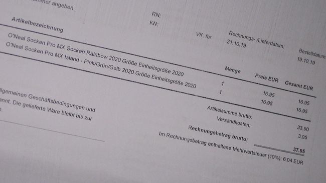 Knapp 38 Euro für zwei Paar Kniestrümpfe und Versandpauschale