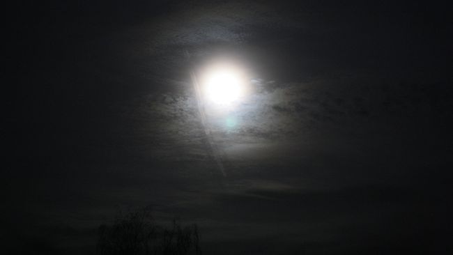 (Fast) Vollmond über dem Allgäu