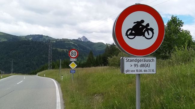 Fahrverbot im Tannheimer Tal (>95 dB(A) Standgeräusch)