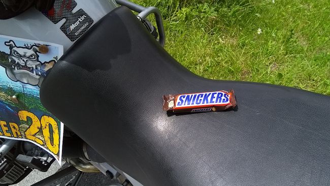 Kleine Pause mit Snickers