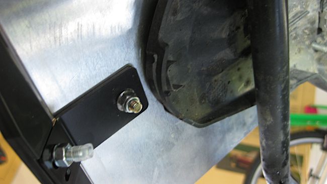 Der Winkel soll auch nur an einer Schraube halten