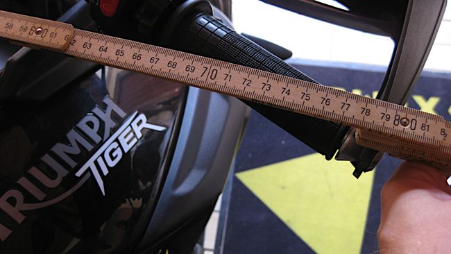 Abstand (außen) der Griffgummis Tiger 800