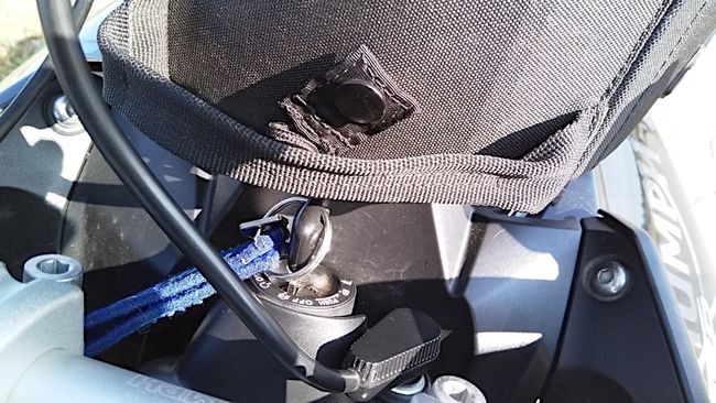...leider nur wenig Platz für Zündschlüssel und Bordsteckdose