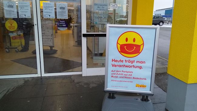 Januar 2021: Maskenpflicht beim Einkaufen – auch auf dem Parkplatz!