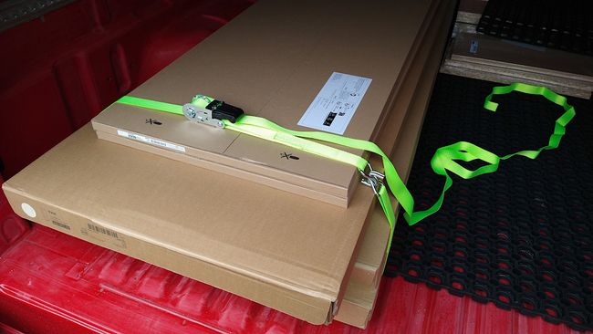 So nicht: flatterndes Ende vom Spanngurt ungesichert flattern lassen