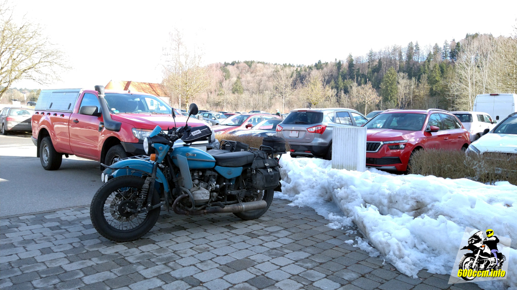 Schnee, Ural, Ranger (von rechts nach links)