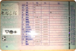 Deutscher Führerschein mit Klasse A und Schlüsselzahl 80